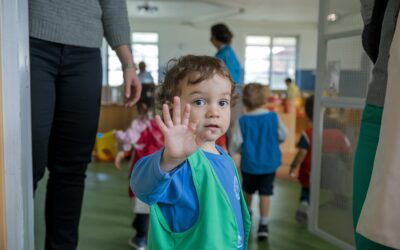 Stolz und Tränen: Mein Kind im Kindergartenalter entdeckt seine Unabhängigkeit